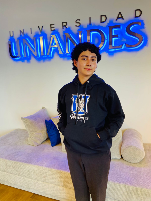 HOODIE NEGRO UNIANDES