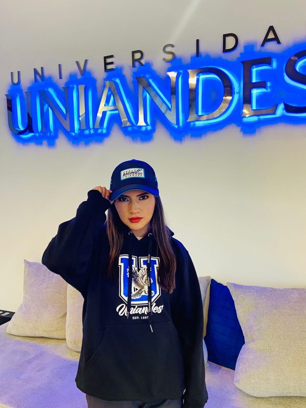 GORRA DE AUTOMOVILISMO AZUL CON CELESTE