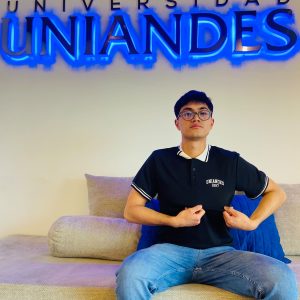 CAMISETA POLO NEGRO CON BORDADO